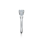 Tiffany Trois pierres Bague de fiançailles en platine 950 millièmes ornée de pierres latérales taille baguette