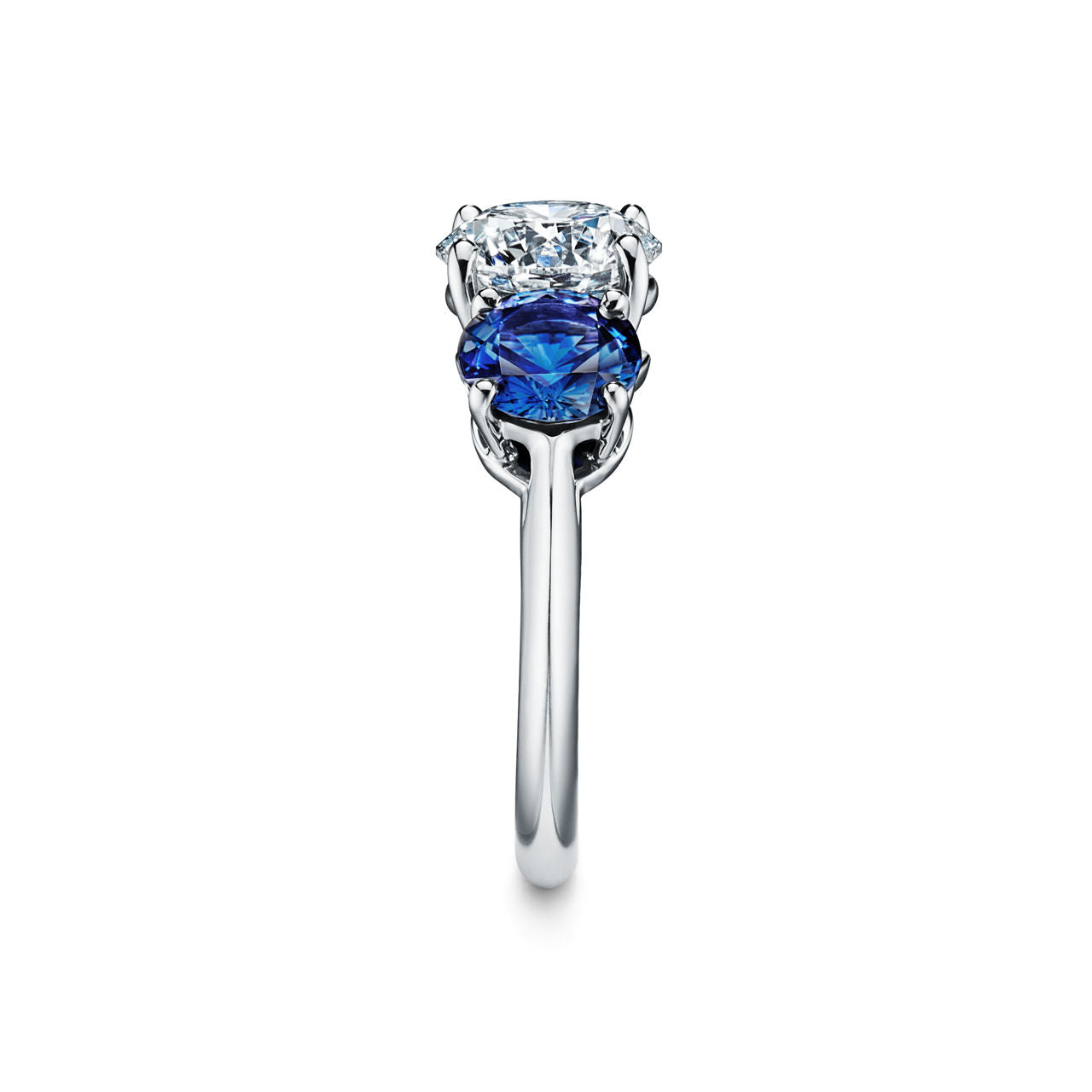 Tiffany Trois pierres Bague de fiançailles en platine 950 millièmes ornée de saphirs latéraux