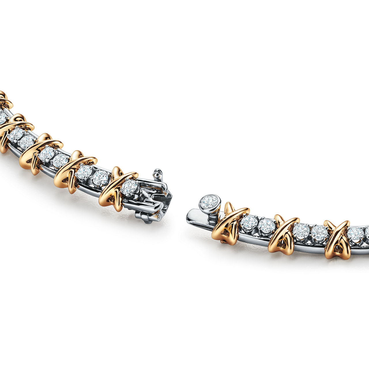 Collier en platine 950 millièmes, or jaune et diamants