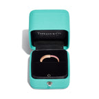Tiffany Lock Bague en or rose et saphirs roses. Small.