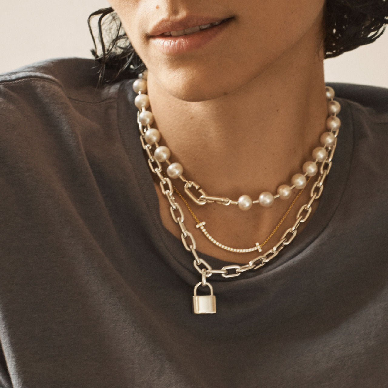 Collier Cadenas en perles en argent 925 millièmes. 9-10 mm.