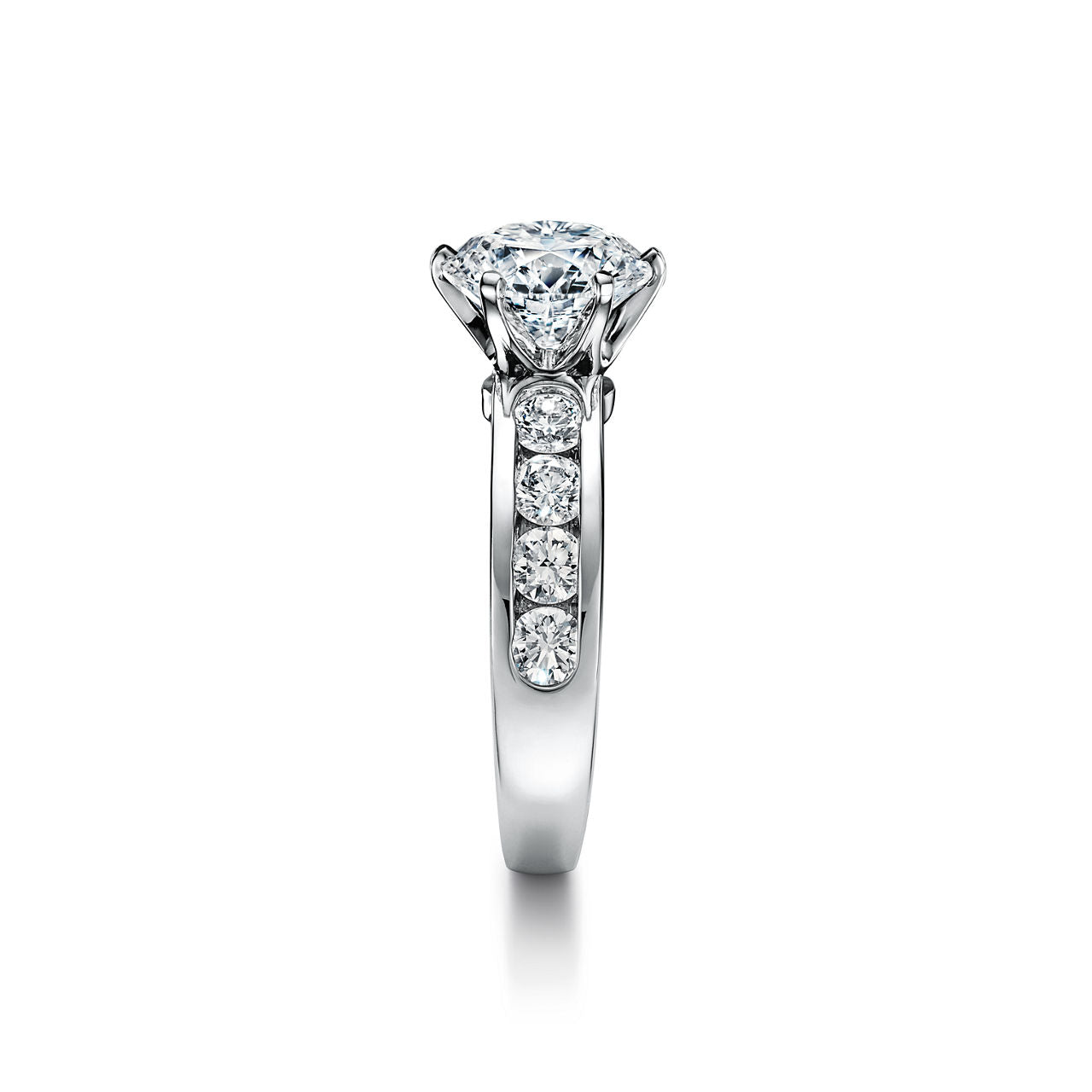 Tiffany® Setting Bague de fiançailles avec anneau en platine 950 millièmes et diamants sertis en bande