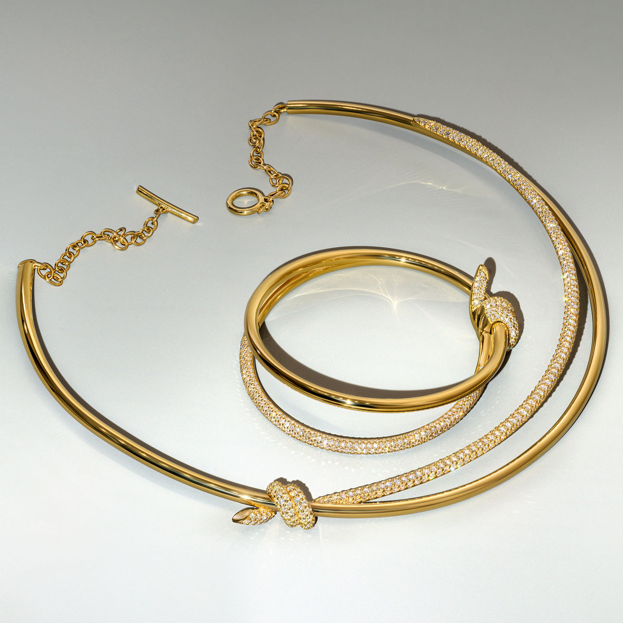 Collier double rang en or jaune 18 carats et diamants