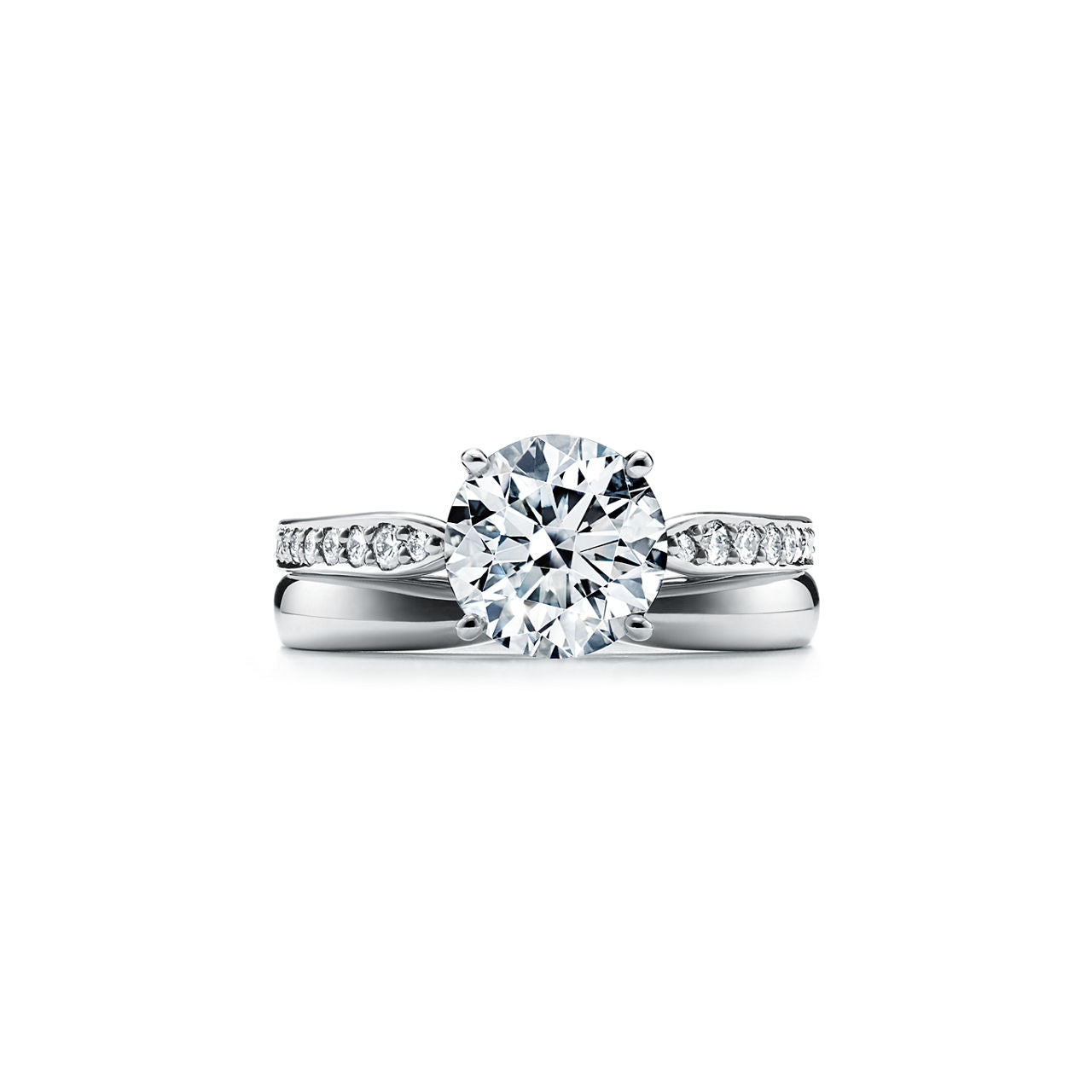 Tiffany Harmony® Bague de fiançailles taille brillant avec anneau en platine 950 millièmes et diamants