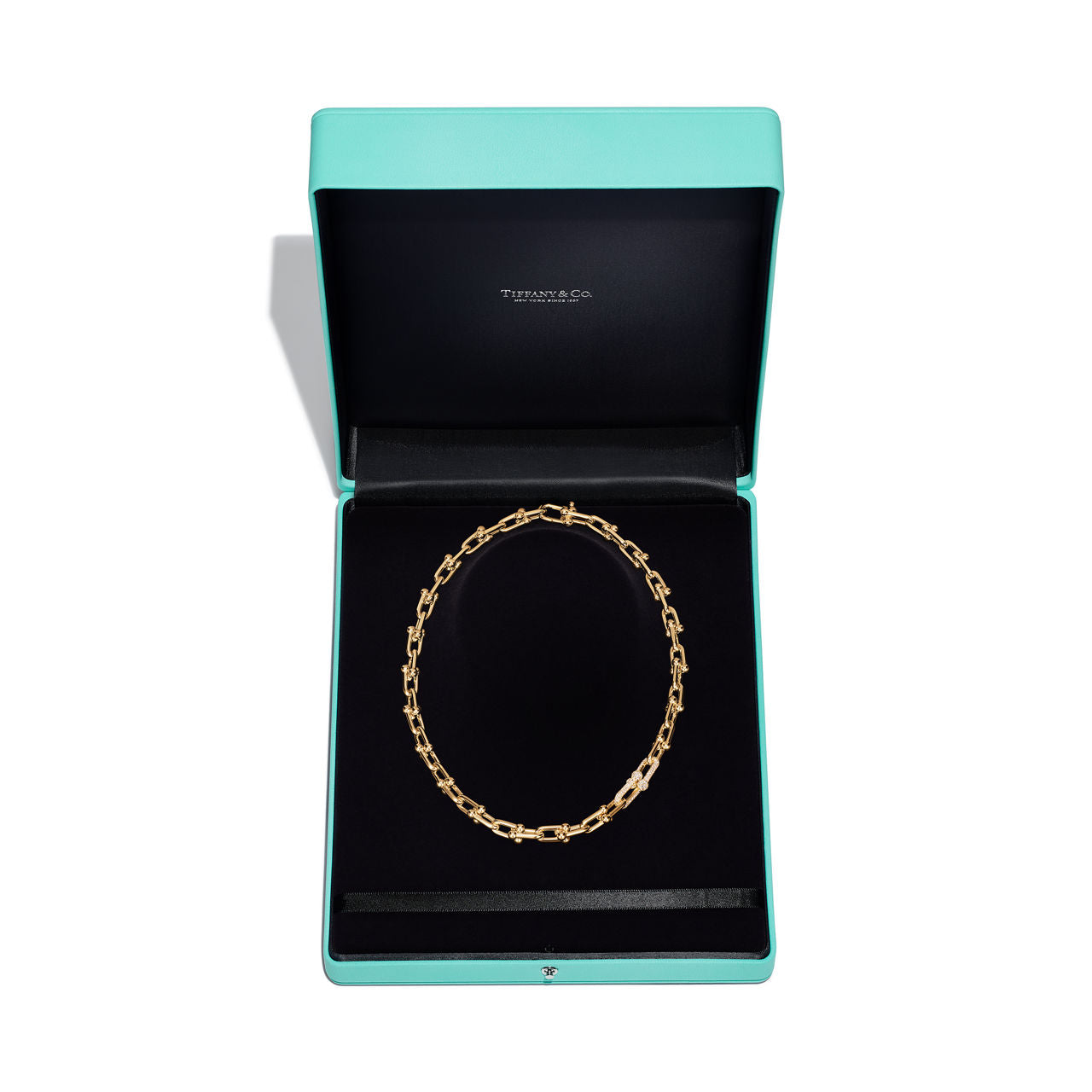 Collier à maillons. Medium en or jaune 18 carats et diamants