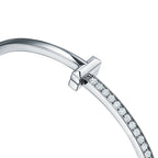 Bracelet jonc à charnière étroite T1 orné de diamants en or blanc 18 carats