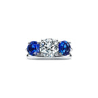 Tiffany Trois pierres Bague de fiançailles en platine 950 millièmes ornée de saphirs latéraux