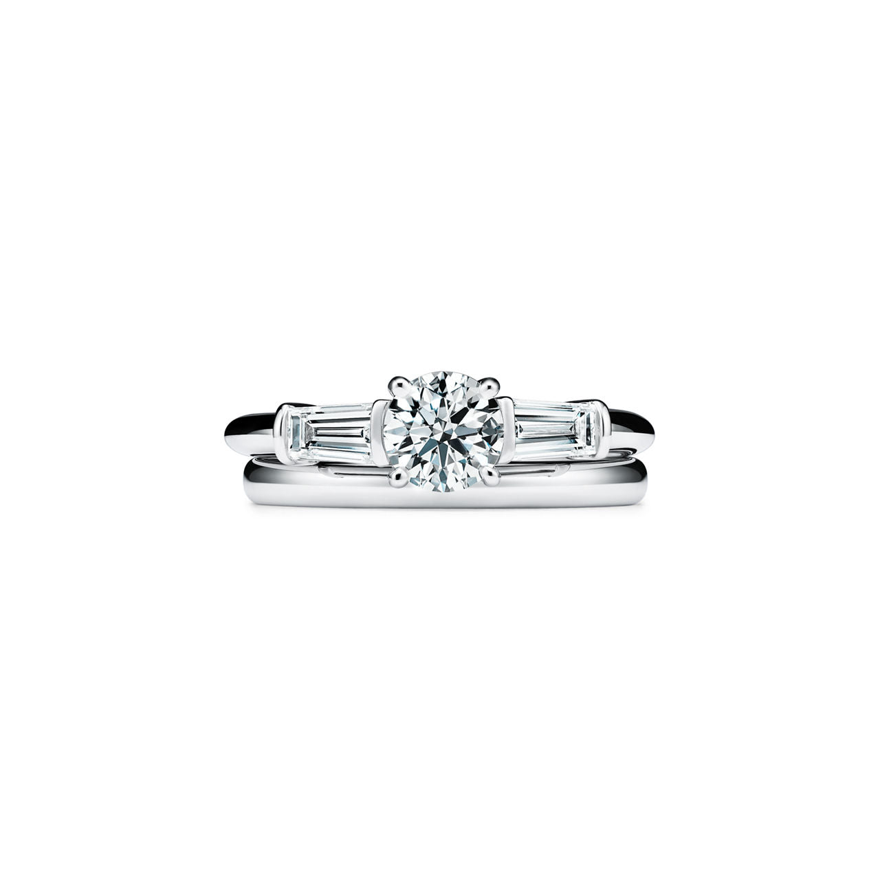 Tiffany Trois pierres Bague de fiançailles en platine 950 millièmes ornée de pierres latérales taille baguette