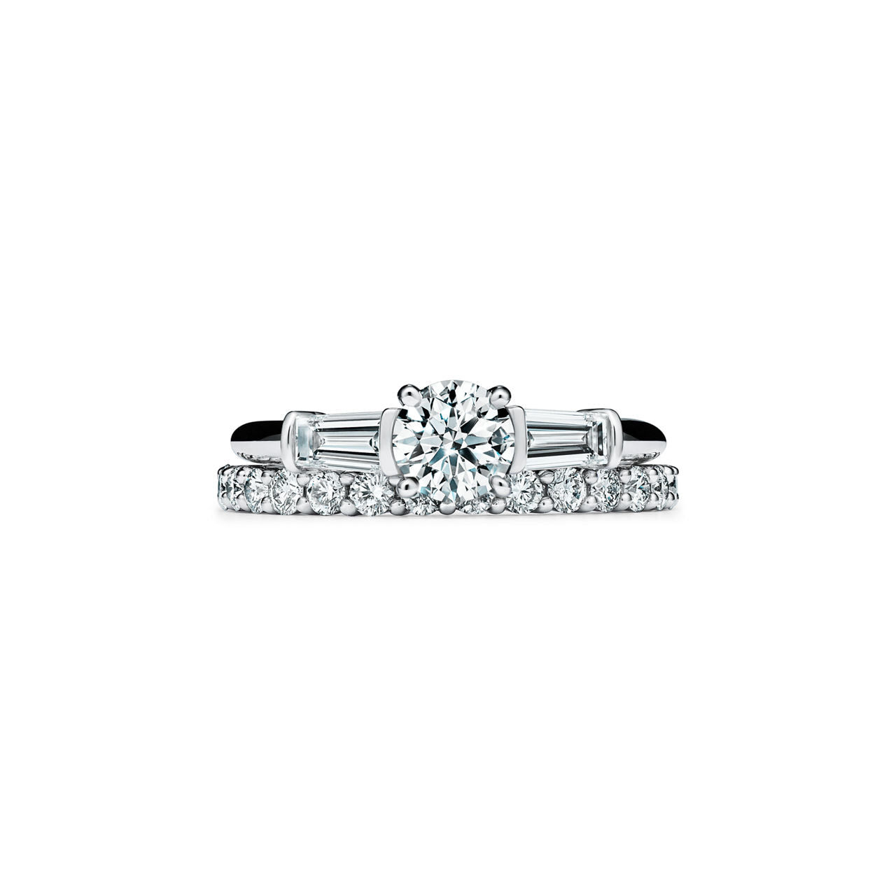 Tiffany Trois pierres Bague de fiançailles en platine 950 millièmes ornée de pierres latérales taille baguette