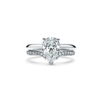 Bague de fiançailles en platine 950 millièmes ornée d’un diamant taille poire