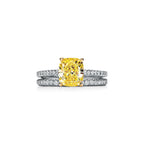 Tiffany Novo® Bague de fiançailles ornée d’un diamant jaune avec anneau en platine 950 millièmes pavé de diamants