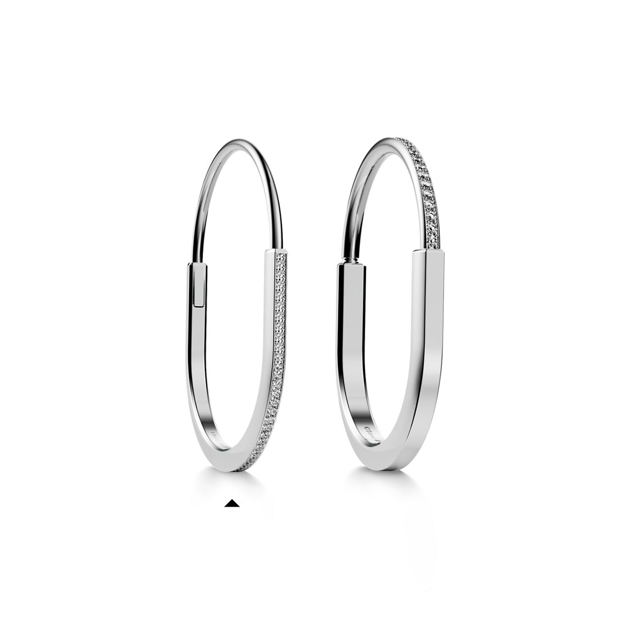Bracelet jonc étroit en or blanc 18 carats et pavé de diamants demi-cercle