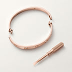 Bracelet LOVE, modèle classique, finition brossée, 4 diamants