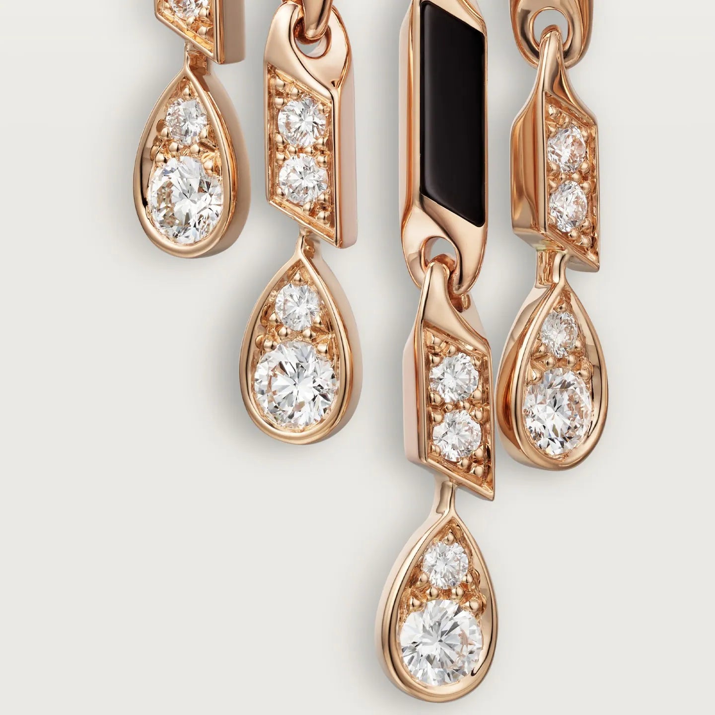 Boucles d'oreilles Panthère de Cartier, petit modèle, pavées