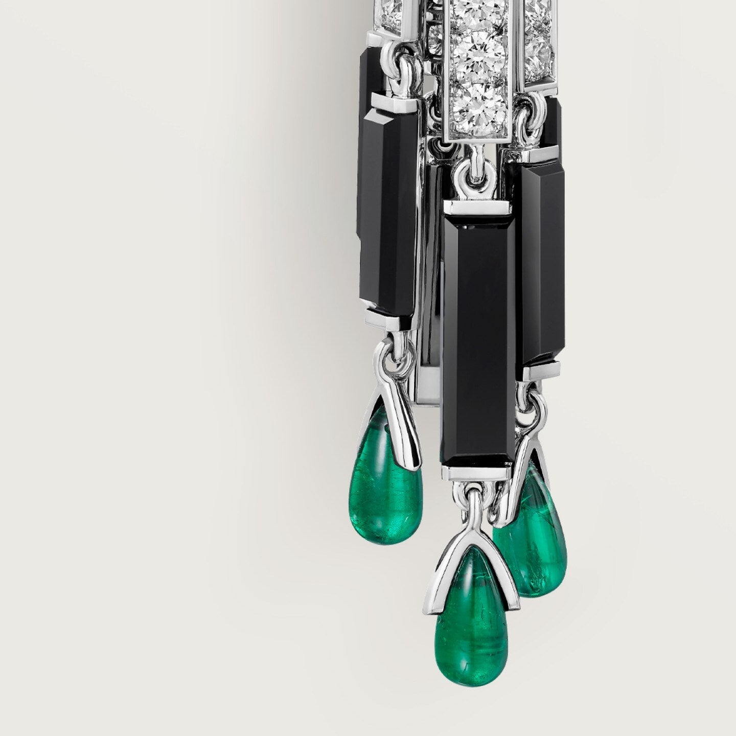 Boucles d'oreilles Panthère de Cartier, émeraude, pavées